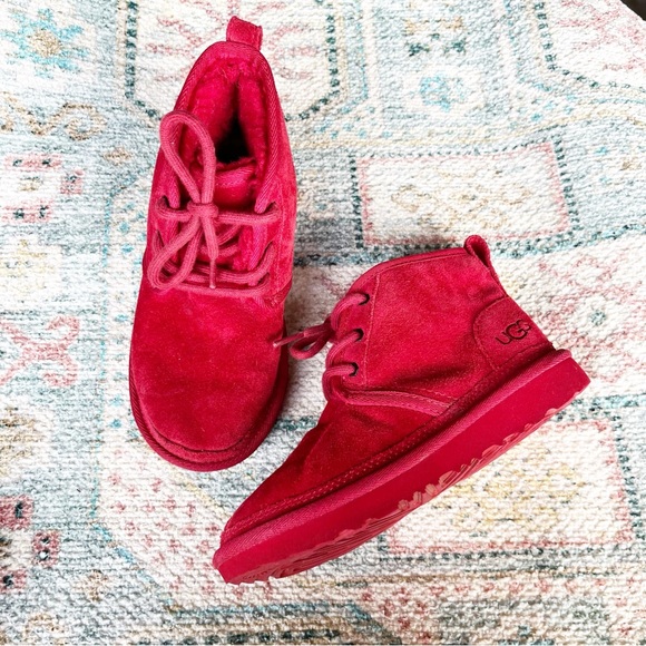 UGG Unisex Neumel II Boots Chukka Boot Red Size 13 kids /toddler - Picture 1 of 11